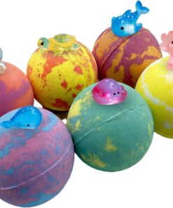 Natürliche Badebomben mit Spielzeug im Inneren, 6er-Pack natürliche Badebomben mit Spielzeug im Inneren, Dunkeln leuchtender Ozean, Verschiedene frische Düfte, bunt.